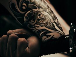 Tatuaż sztuki walki - jak wybrać wzór i najlepszego artystę?